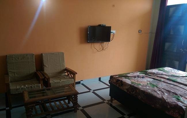 Ranjan House [ House No-5], Noida 1